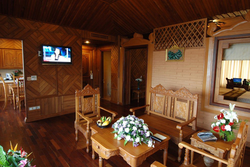 Kma Kaytumadi Hotel Taungoo Екстер'єр фото