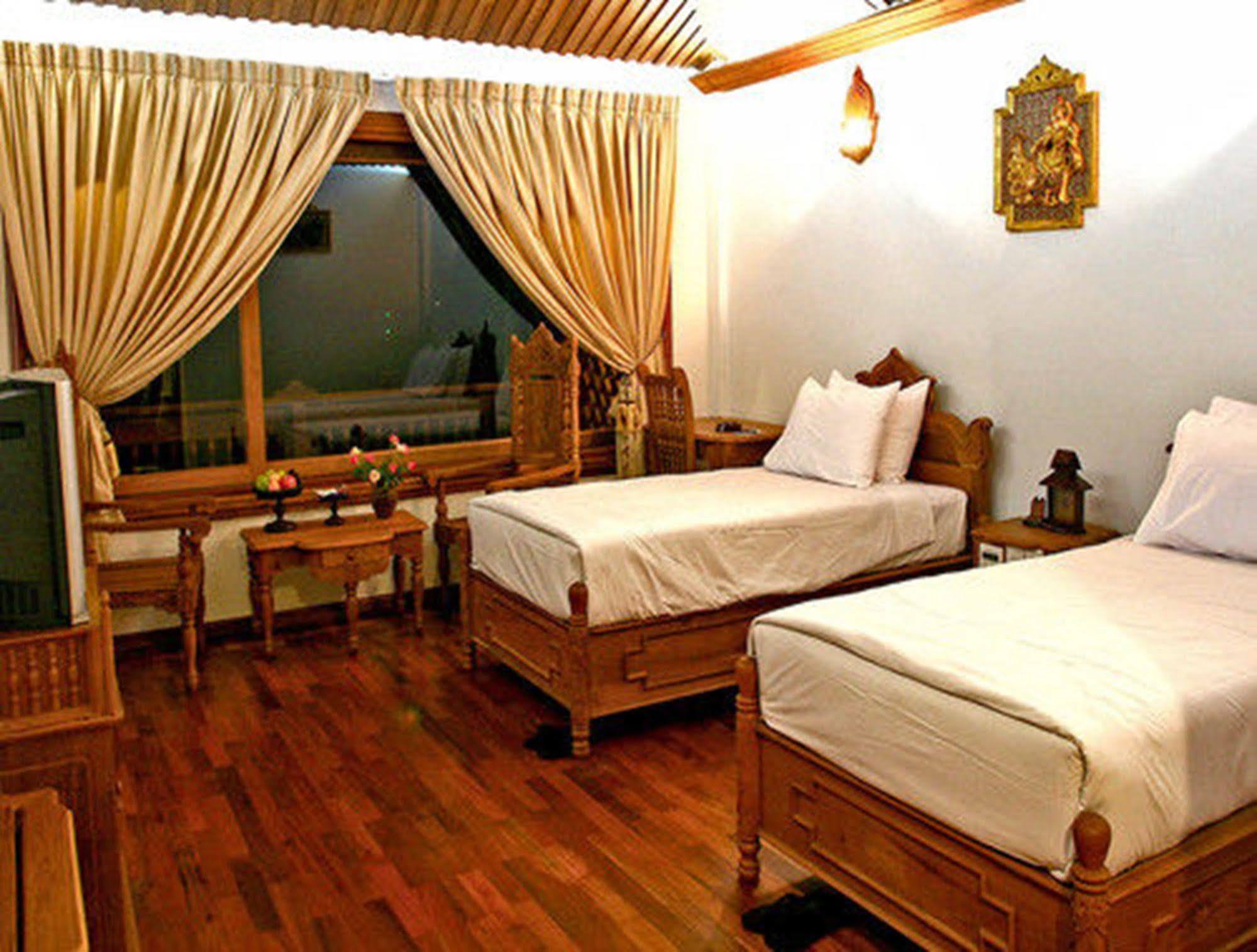 Kma Kaytumadi Hotel Taungoo Екстер'єр фото